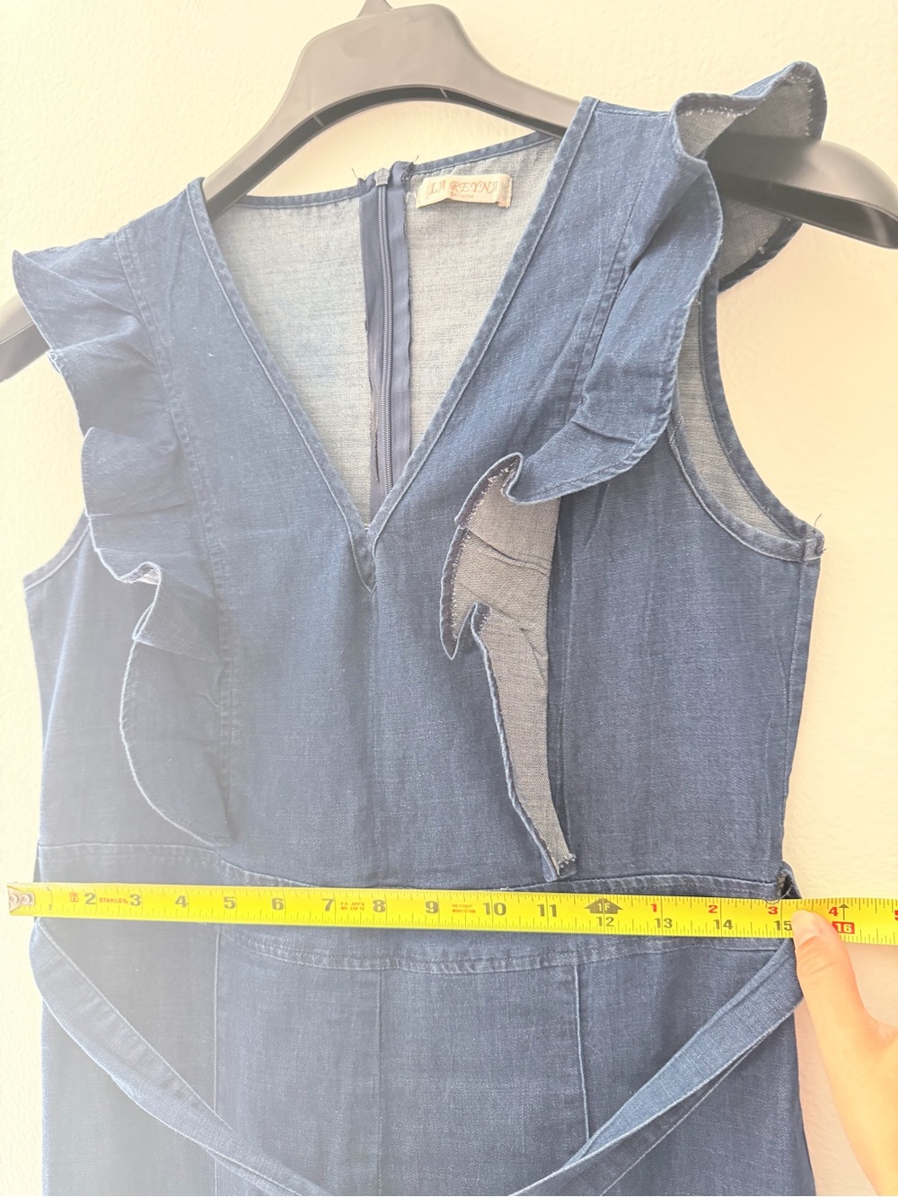 La Reyna Chambray Wide Leg Jumpsuit Ruffle V Neck Tie Waist Women’s L - Picture 9 of 9